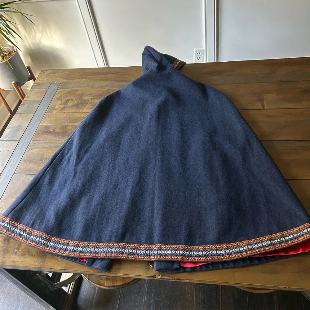 Vintage 100% wool hooded cape flawless vintage condition